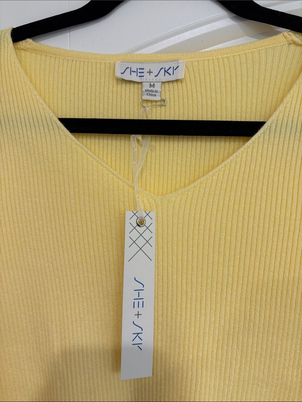Butter Yellow Ribbed V-Neck Cropped Sweater - Picture 2 of 4